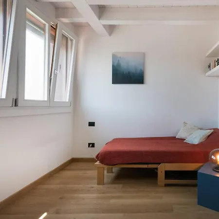 Attico In Un'oasi Di Sui Navigli *